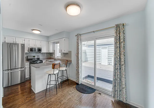 Photo 2 of Townhouse for sale at 771 Kenmare Pkwy, Crown Point, IN 46307 | MLS# 839977 | Listing updated on 2026-09-15