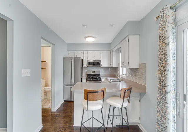 Photo 3 of Townhouse for sale at 771 Kenmare Pkwy, Crown Point, IN 46307 | MLS# 839977 | Listing updated on 2026-09-15