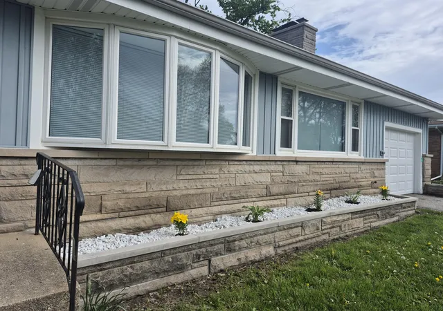 Photo 3 of Single family home for sale at 1000 W 54th Avenue, Merrillville, IN 46410 | MLS# 839778 | Listing updated on 2026-09-11