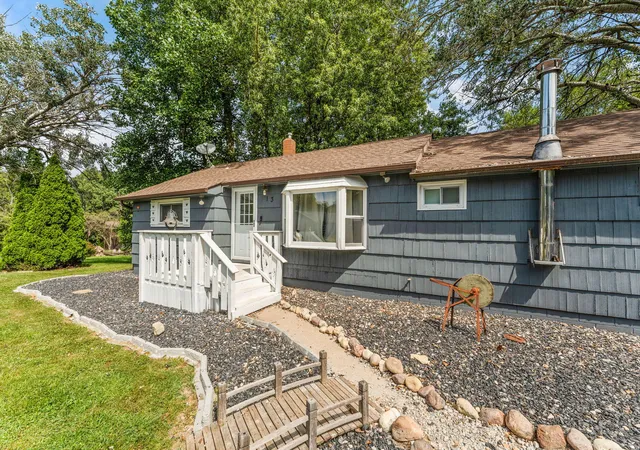 Photo 2 of Single family home for sale at 13 S Beulah Vista Dr, Hebron, IN 46341 | MLS# 840064 | Listing updated on 2026-09-21