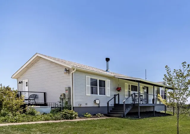 Photo 3 of Single family home for sale at 16321 Colorado St, Hebron, IN 46341 | MLS# 840238 | Listing updated on 2026-09-12