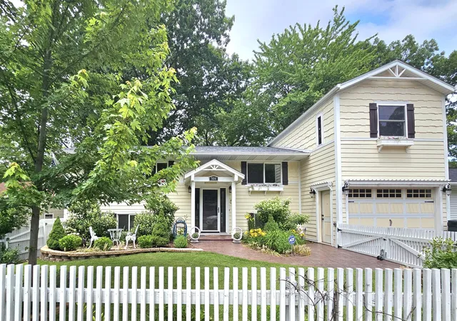 Photo 3 of Single family home for sale at 506 Washington Park Blvd, Michigan City, IN 46360 | MLS# 840661 | Listing updated on 2026-09-09