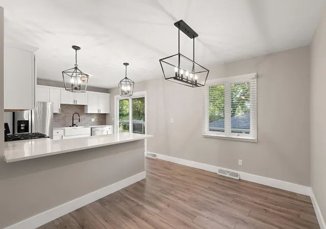 Photo 3 of Single family home for sale at 2200 Shallowford Dr, Valparaiso, IN 46383 | MLS# 840557 | Listing updated on 2026-09-21