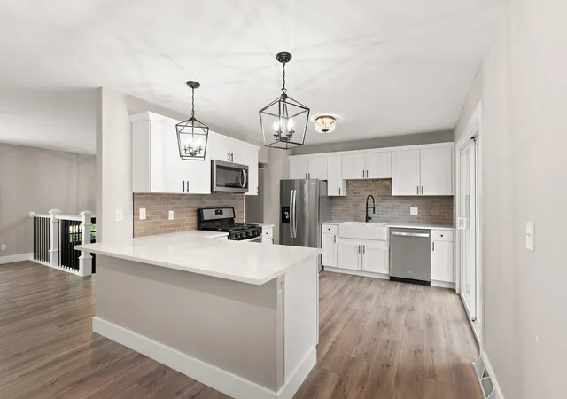 Photo 4 of Single family home for sale at 2200 Shallowford Dr, Valparaiso, IN 46383 | MLS# 840557 | Listing updated on 2026-09-21