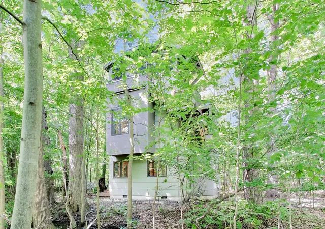 Photo 2 of Single family home for sale at 44 Tryon Farm Ln, Michigan City, IN 46360 | MLS# 840874 | Listing updated on 2026-09-09