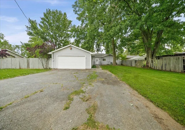 Photo 4 of Single family home for sale at 26 S Fish Lake St, Valparaiso, IN 46385 | MLS# 841285 | Listing updated on 2026-09-12