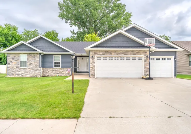 Photo 2 of Sale Pending at 610 19th Street Se, De Motte, IN 46310 | MLS# 841249 | Listing updated on 2026-09-15