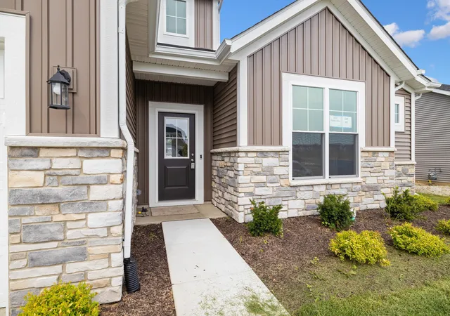 Photo 3 of Single family home for sale at 3203 Viridian Way, Valparaiso, IN 46385 | MLS# 841404 | Listing updated on 2026-09-10