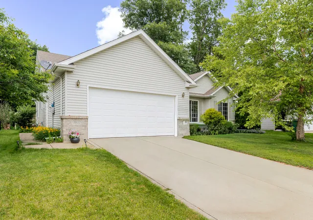 Photo 2 of Single family home for sale at 3521 Nell Dr, Valparaiso, IN 46383 | MLS# 841709 | Listing updated on 2026-09-14