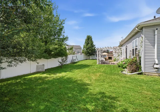 Photo 3 of Single family home for sale at 12284 Perry St, Crown Point, IN 46307 | MLS# 842068 | Listing updated on 2026-09-11
