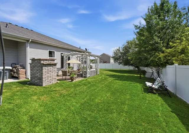 Photo 3 of Single family home for sale at 12284 Perry St, Crown Point, IN 46307 | MLS# 842068 | Listing updated on 2026-09-11