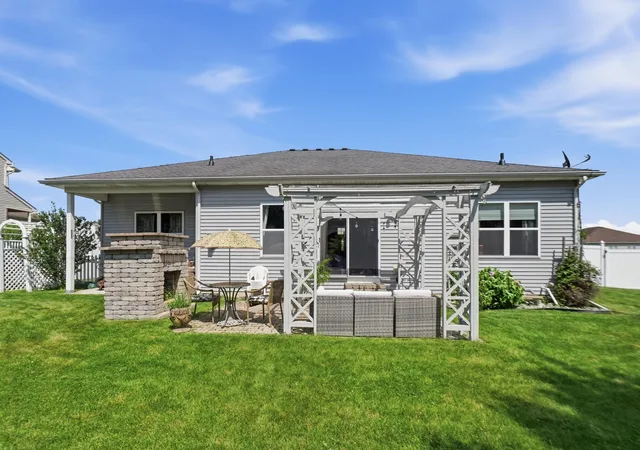 Photo 4 of Single family home for sale at 12284 Perry St, Crown Point, IN 46307 | MLS# 842068 | Listing updated on 2026-09-11