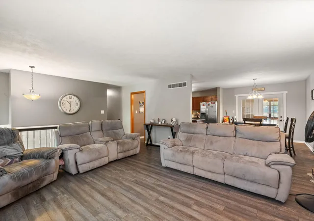 Photo 4 of Sale Pending at 2731 40th Place, Highland, IN 46322 | MLS# 841847 | Listing updated on 2026-09-14