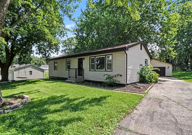 Photo 1 of Single family home for sale at 455 Marian Dr, Valparaiso, IN 46385 | MLS# 841927 | Listing updated on 2026-09-15