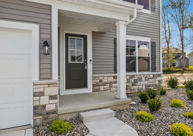 Photo 3 of Single family home for sale at 2560 Iowa St, Crown Point, IN 46307 | MLS# 842075 | Listing updated on 2026-09-15