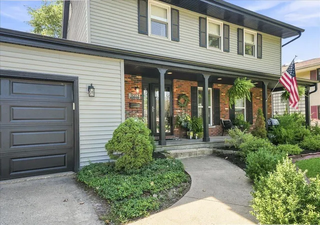 Photo 3 of Single family home for sale at 9212 White Oak Ave, Munster, IN 46321 | MLS# 842398 | Listing updated on 2026-09-11