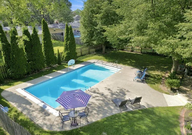 Photo 2 of Single family home for sale at 9212 White Oak Ave, Munster, IN 46321 | MLS# 842398 | Listing updated on 2026-10-27