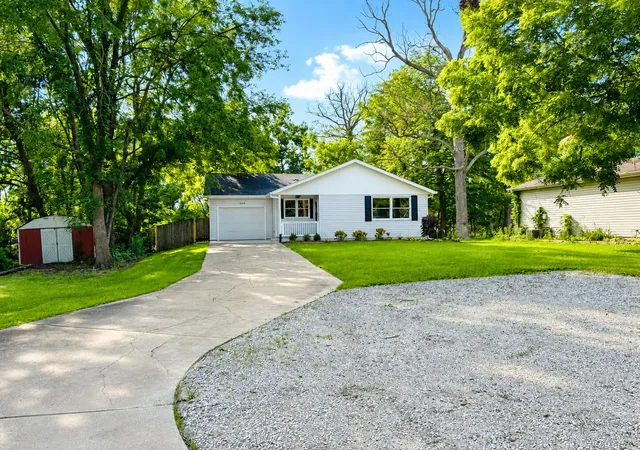 Photo 1 of Single family home for sale at 1020 Sievert St, Chesterton, IN 46304 | MLS# 843331 | Listing updated on 2026-09-11