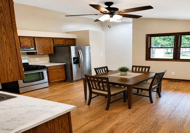 Photo 4 of Sale Pending at 1020 Sievert St, Chesterton, IN 46304 | MLS# 843331 | Listing updated on 2026-09-23