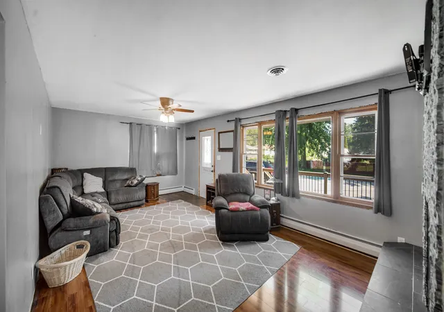 Photo 3 of Single family home for sale at 501 N Ohio St, Hobart, IN 46342 | MLS# 842287 | Listing updated on 2026-09-14