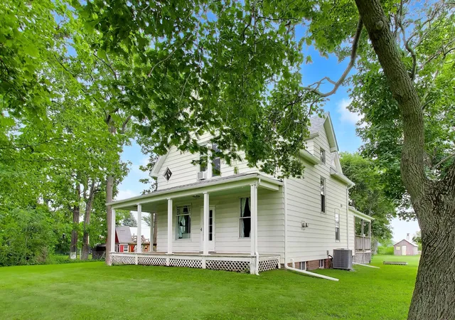Photo 3 of Sale Pending at 597 N 450 West, Valparaiso, IN 46385 | MLS# 842712 | Listing updated on 2026-09-15