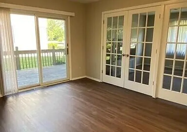 Photo 3 of House for sale at 1424 Camellia Dr, Munster, IN 46321 | MLS# 845000 | Listing updated on 2026-09-15