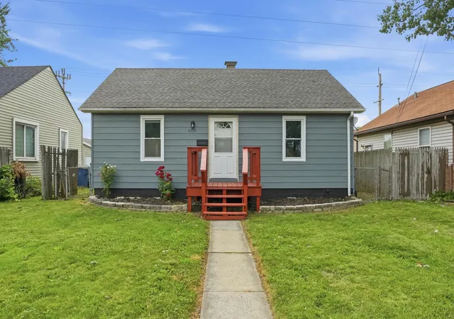 Photo 2 of Single family home for sale at 8314 Gordon Dr, Highland, IN 46322 | MLS# 842995 | Listing updated on 2026-09-21