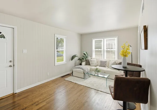 Photo 4 of Single family home for sale at 8314 Gordon Dr, Highland, IN 46322 | MLS# 842995 | Listing updated on 2026-09-21
