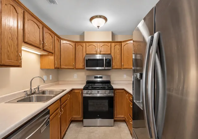 Photo 4 of Condo for sale at 2007 W 75th Place #21, Merrillville, IN 46410 | MLS# 843265 | Listing updated on 2026-09-14
