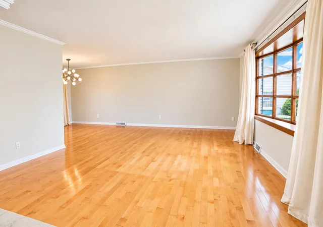 Photo 4 of Single family home for sale at 2560 W 61st Avenue, Merrillville, IN 46410 | MLS# 845296 | Listing updated on 2026-09-14