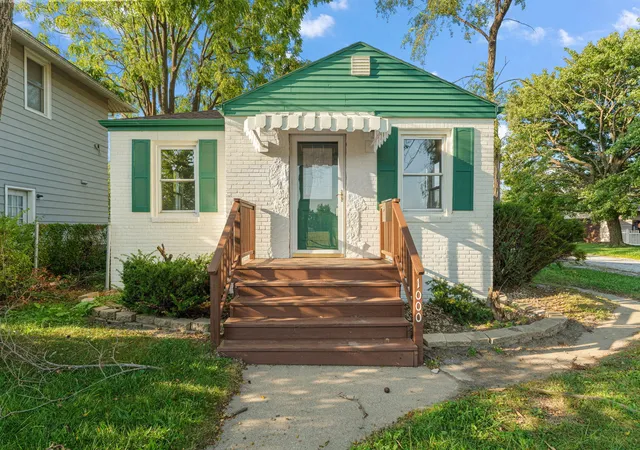 Single family home for sale at 1000 W Home Ave, Hobart, IN 46342 | MLS# 843711