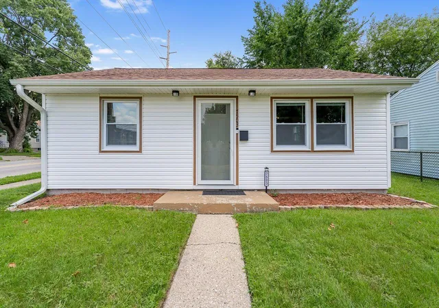 Photo 1 of Sale Pending at 7503 Chestnut Ave, Hammond, IN 46324 | MLS# 843523 | Listing updated on 2026-09-11
