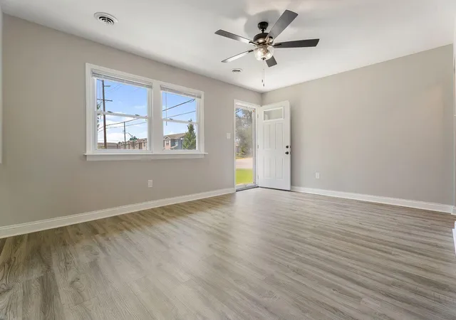 Photo 3 of Sale Pending at 7503 Chestnut Ave, Hammond, IN 46324 | MLS# 843523 | Listing updated on 2026-09-11