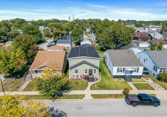 Photo 3 of Sale Pending at 2707 163rd Place, Hammond, IN 46323 | MLS# 843491 | Listing updated on 2026-09-15
