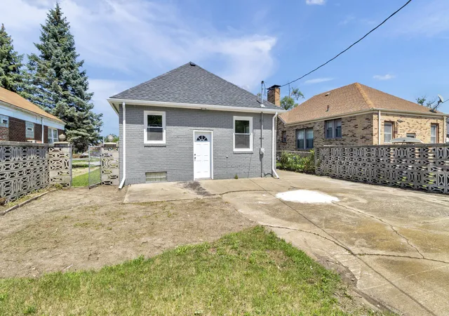 Photo 3 of Single family home for sale at 2107 W 8th Avenue, Gary, IN 46404 | MLS# 843480 | Listing updated on 2026-09-11