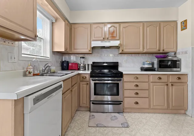 Photo 3 of Sale Pending at 8661 Van Buren St, Merrillville, IN 46410 | MLS# 843542 | Listing updated on 2026-09-14