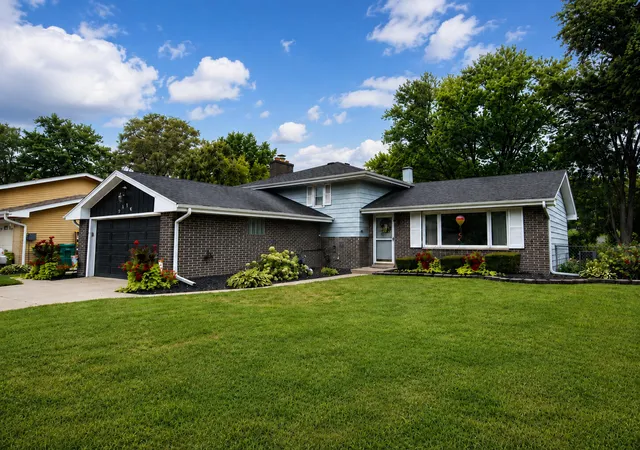 Photo 1 of Single family home for sale at 5324 Johnson St, Merrillville, IN 46410 | MLS# 845128 | Listing updated on 2026-09-26