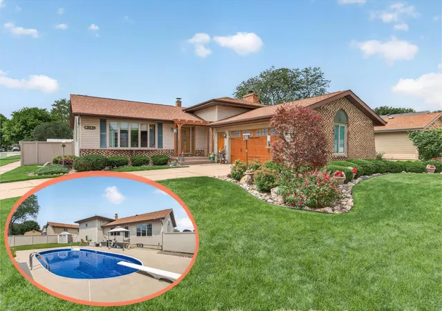 Photo 1 of Single family home for sale at 9838 Redbud Rd, Munster, IN 46321 | MLS# 843745 | Listing updated on 2026-09-15