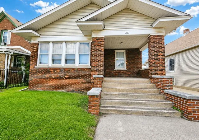 Photo 2 of Single family home for sale at 3724 Grand Blvd, East Chicago, IN 46312 | MLS# 843629 | Listing updated on 2026-09-14