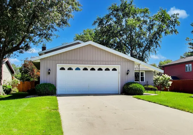 Photo 3 of Sale Pending at 8787 Mathews Ln, Crown Point, IN 46307 | MLS# 843667 | Listing updated on 2026-09-14