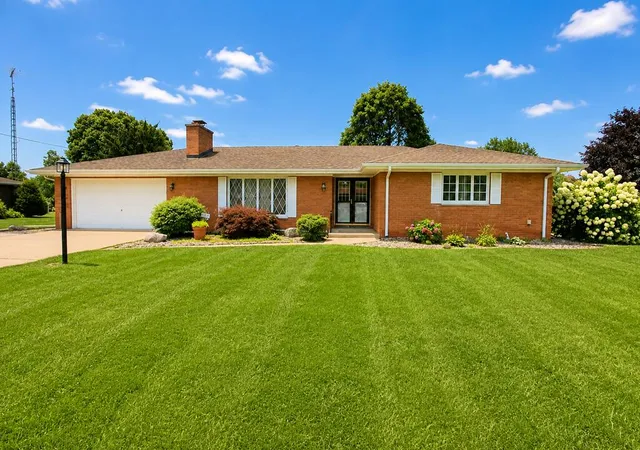 Photo 1 of Single family home for sale at 1004 W 18th St, La Porte, IN 46350 | MLS# 844257 | Listing updated on 2026-09-14