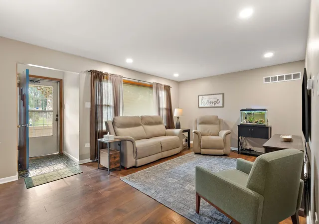 Photo 4 of Sale Pending at 610 N Indiana St, Griffith, IN 46319 | MLS# 844114 | Listing updated on 2026-09-08