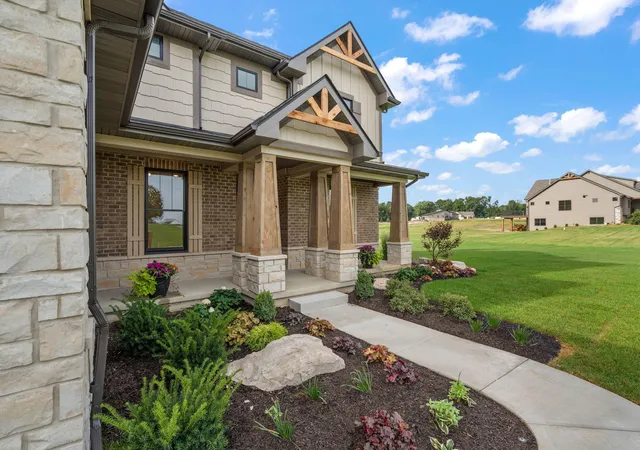 Photo 3 of Mansion for sale at 472 Stonebridge Pkwy, Valparaiso, IN 46383 | MLS# 844155 | Listing updated on 2026-09-12