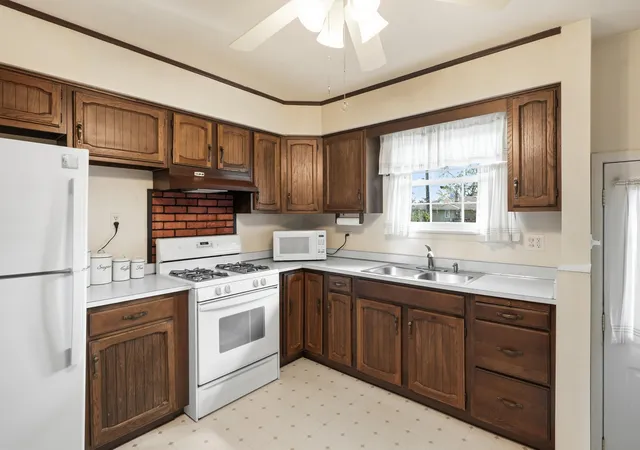 Photo 2 of Sale Pending at 8149 Euclid Ave, Munster, IN 46321 | MLS# 844834 | Listing updated on 2026-09-12