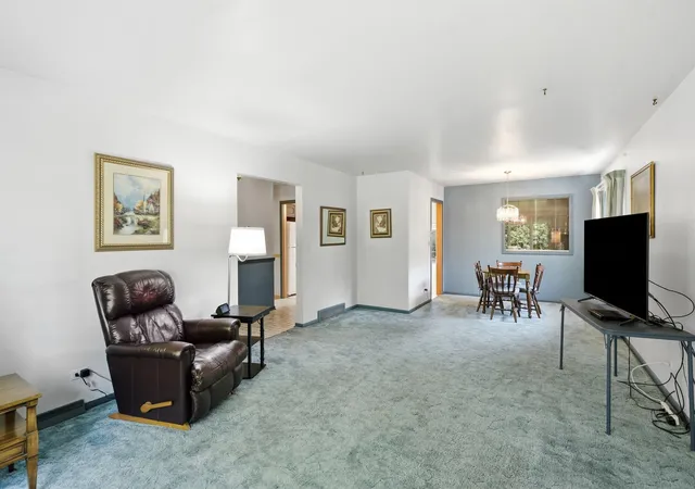 Photo 4 of Sale Pending at 8149 Euclid Ave, Munster, IN 46321 | MLS# 844834 | Listing updated on 2026-09-12