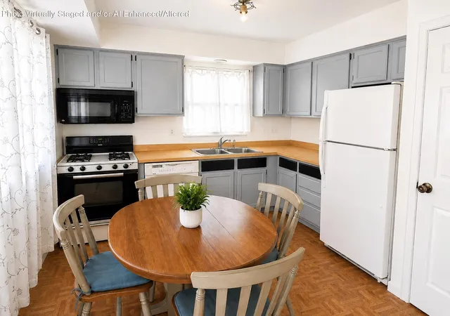 Photo 2 of Townhouse for sale at 1927 Springvale Dr, Crown Point, IN 46307 | MLS# 844184 | Listing updated on 2026-09-14