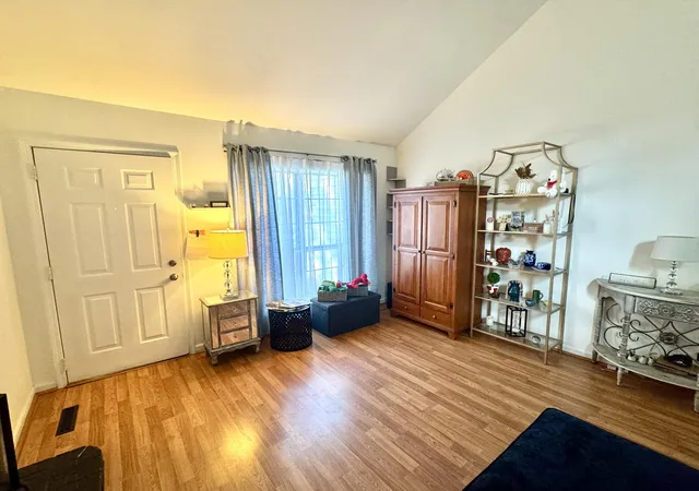 Photo 3 of Townhouse for sale at 1927 Springvale Dr, Crown Point, IN 46307 | MLS# 844184 | Listing updated on 2026-09-14