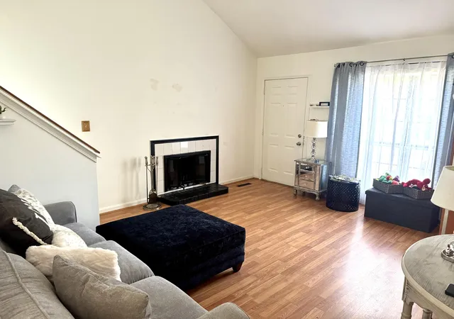Photo 3 of Townhouse for sale at 1927 Springvale Dr, Crown Point, IN 46307 | MLS# 844184 | Listing updated on 2026-09-14