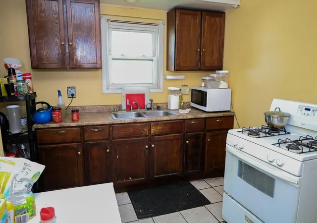 Photo 3 of Single family home for sale at 355 Lincoln St, Gary, IN 46402 | MLS# 844252 | Listing updated on 2026-09-22
