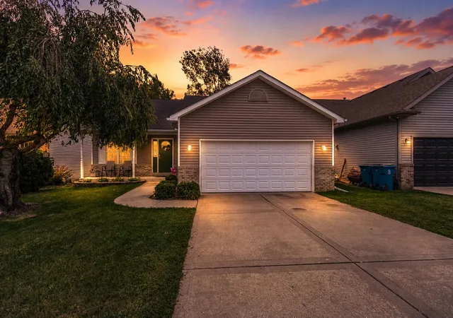 Photo 1 of Single family home for sale at 1927 Cory Ln, Chesterton, IN 46304 | MLS# 844671 | Listing updated on 2026-09-21